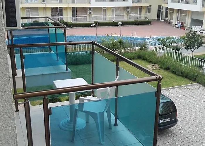 Sun Gate - Julia アパート